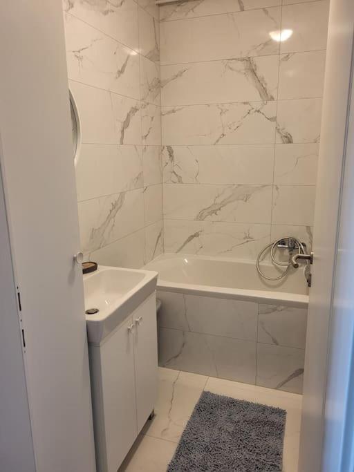 Novoureden Stan Apartment เวลิคาโกริตซา ภายนอก รูปภาพ