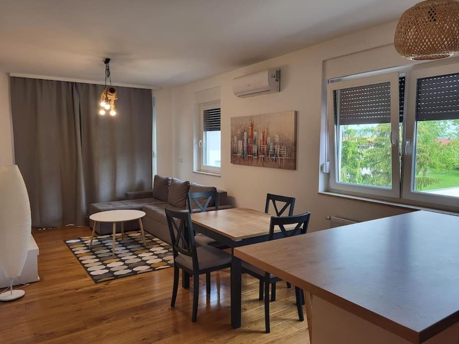 Novoureden Stan Apartment เวลิคาโกริตซา ภายนอก รูปภาพ