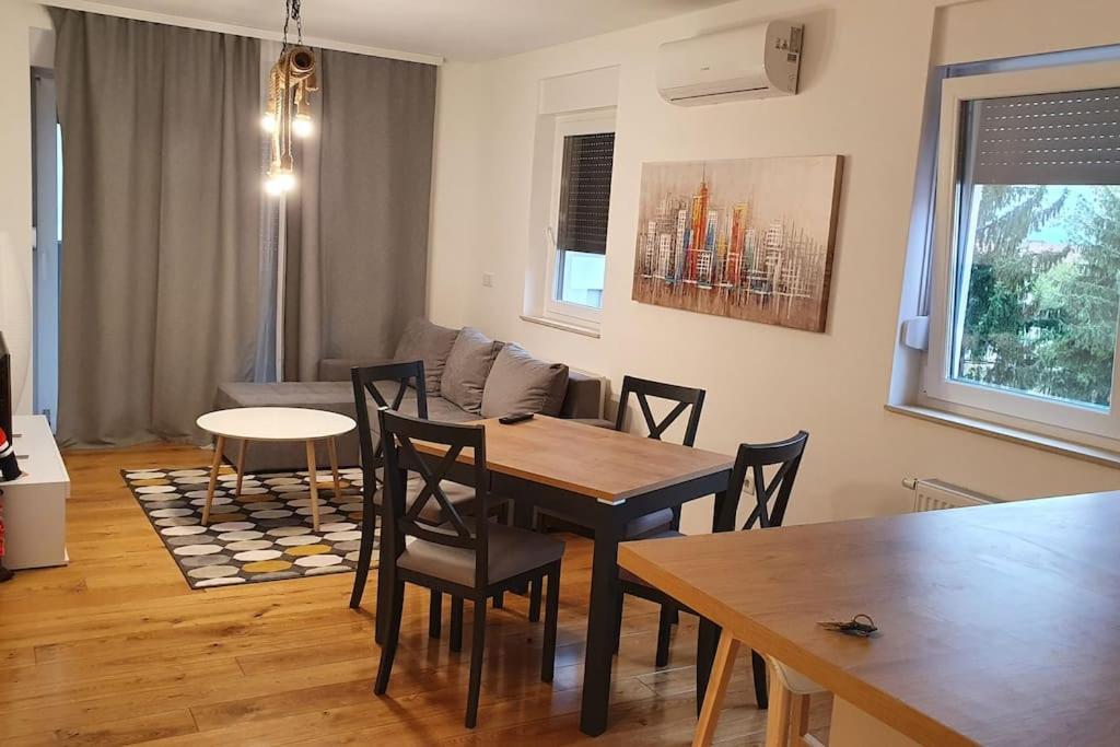 Novoureden Stan Apartment เวลิคาโกริตซา ภายนอก รูปภาพ