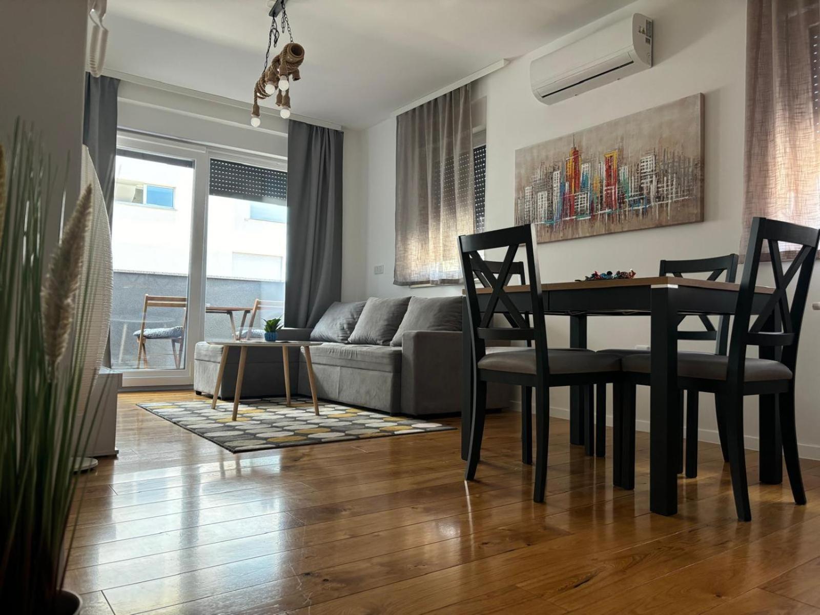 Novoureden Stan Apartment เวลิคาโกริตซา ภายนอก รูปภาพ