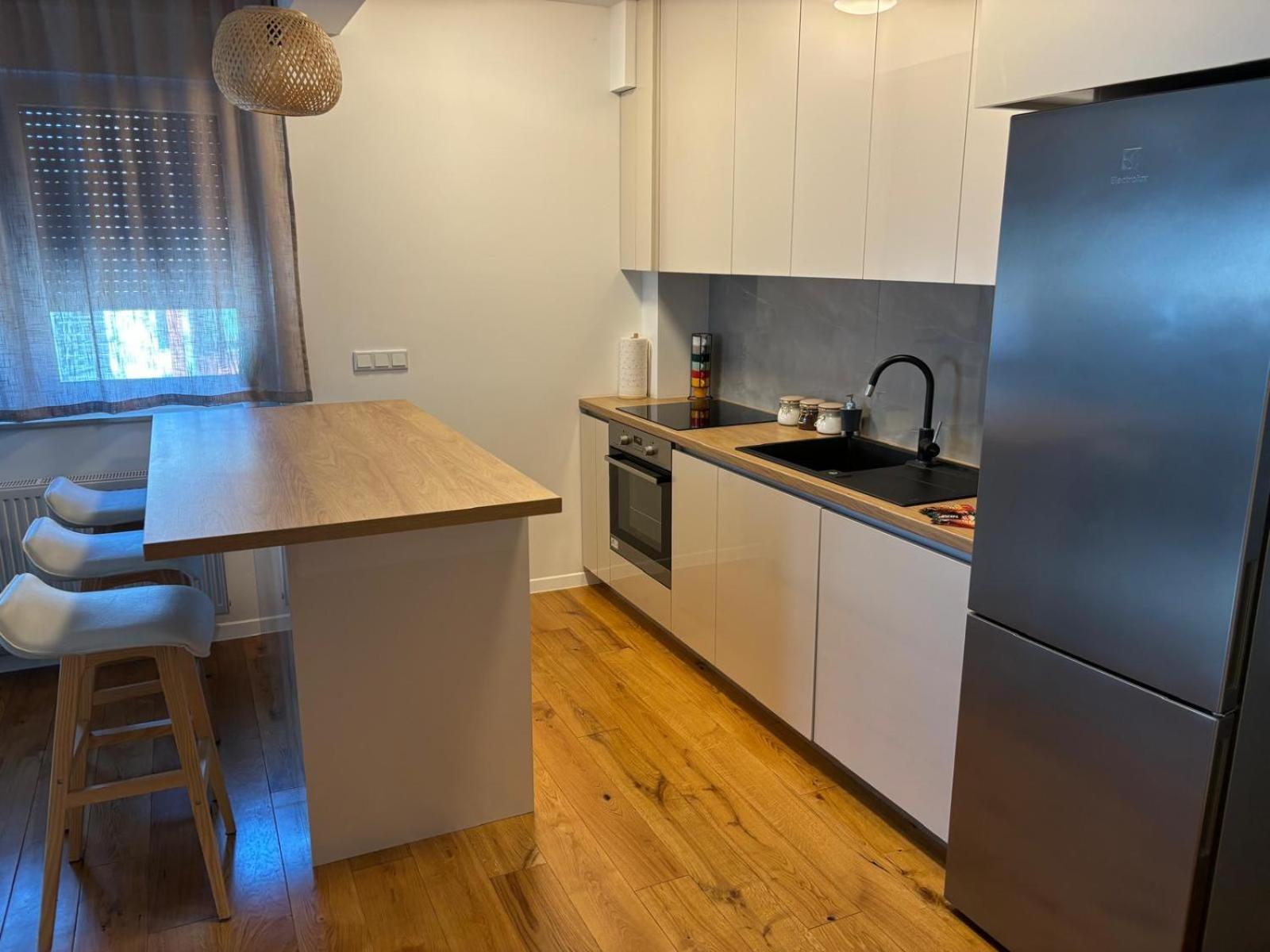 Novoureden Stan Apartment เวลิคาโกริตซา ภายนอก รูปภาพ